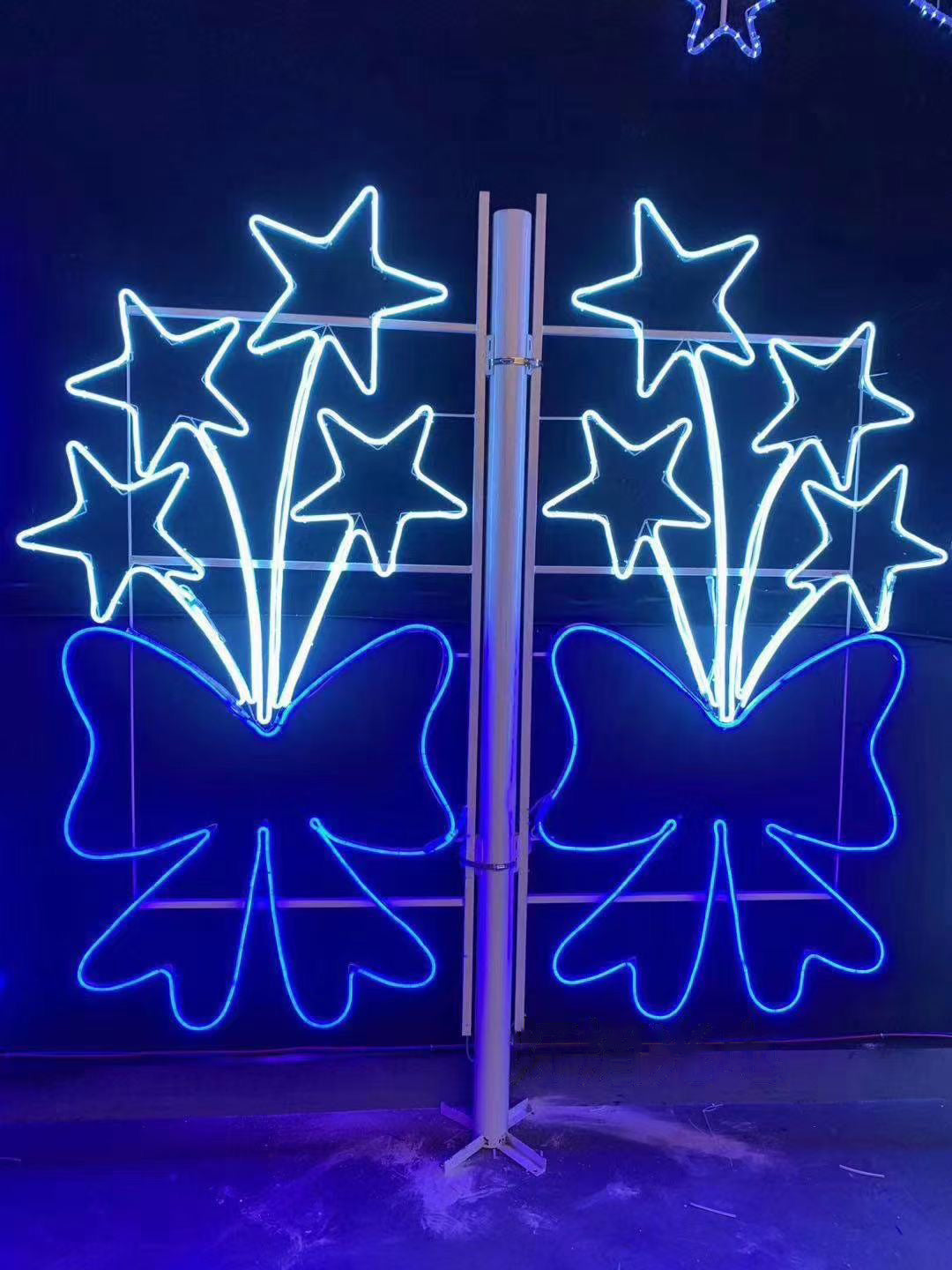 Outdoor blue bow and star street pole LED motif light