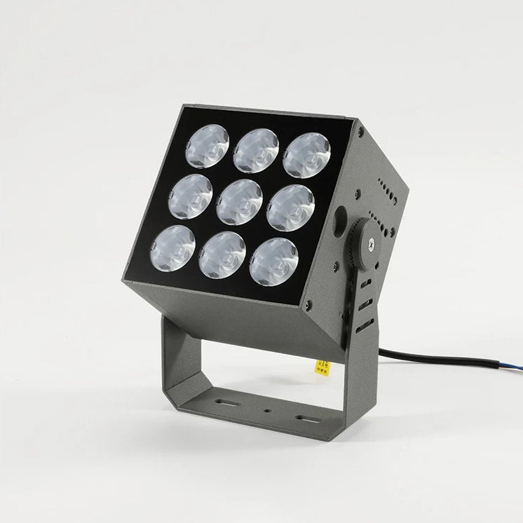 Long-distance outdoor LED spotlight for landscape and architectural lighting