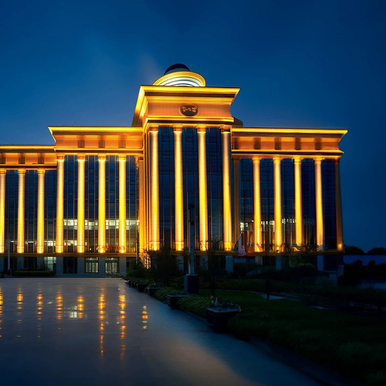 IP67 long-distance LED spotlight for landscape applications