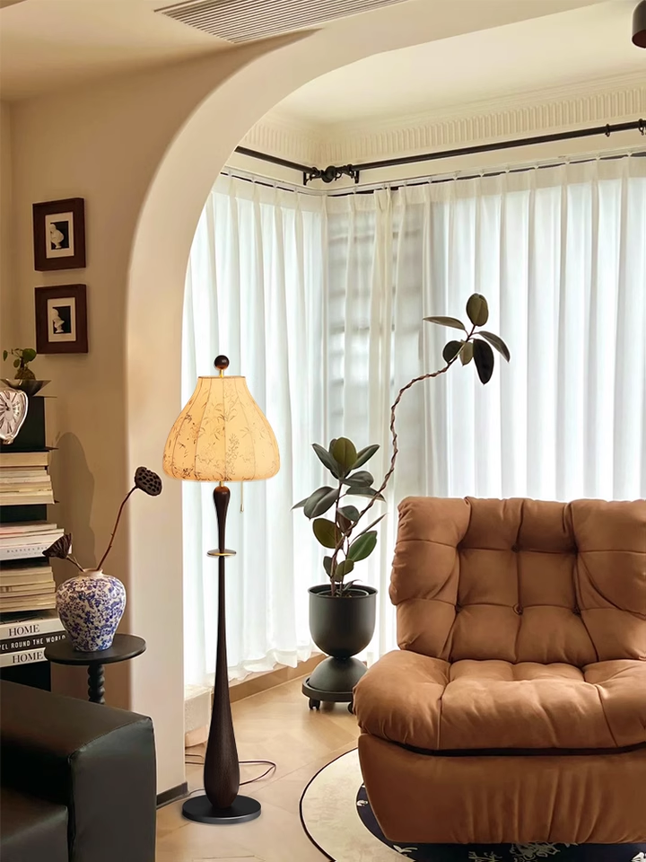 Wooden floor lamp Chinese style new fabric lamp