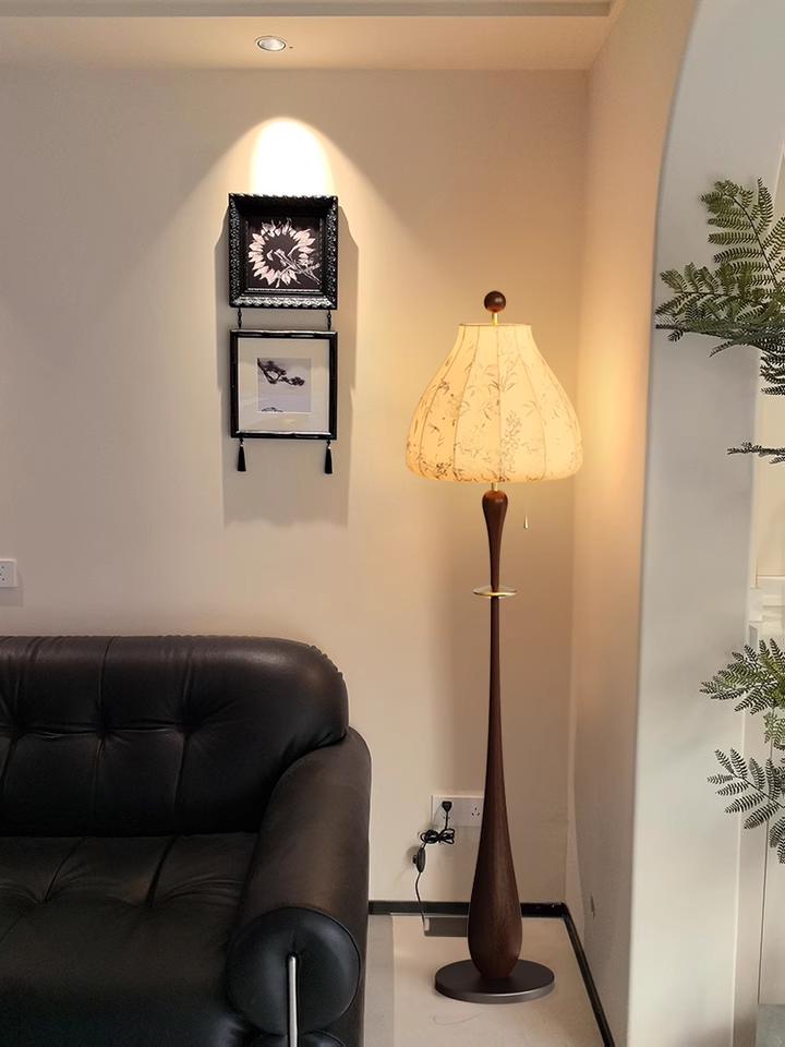 Wooden floor lamp Chinese style new fabric lamp