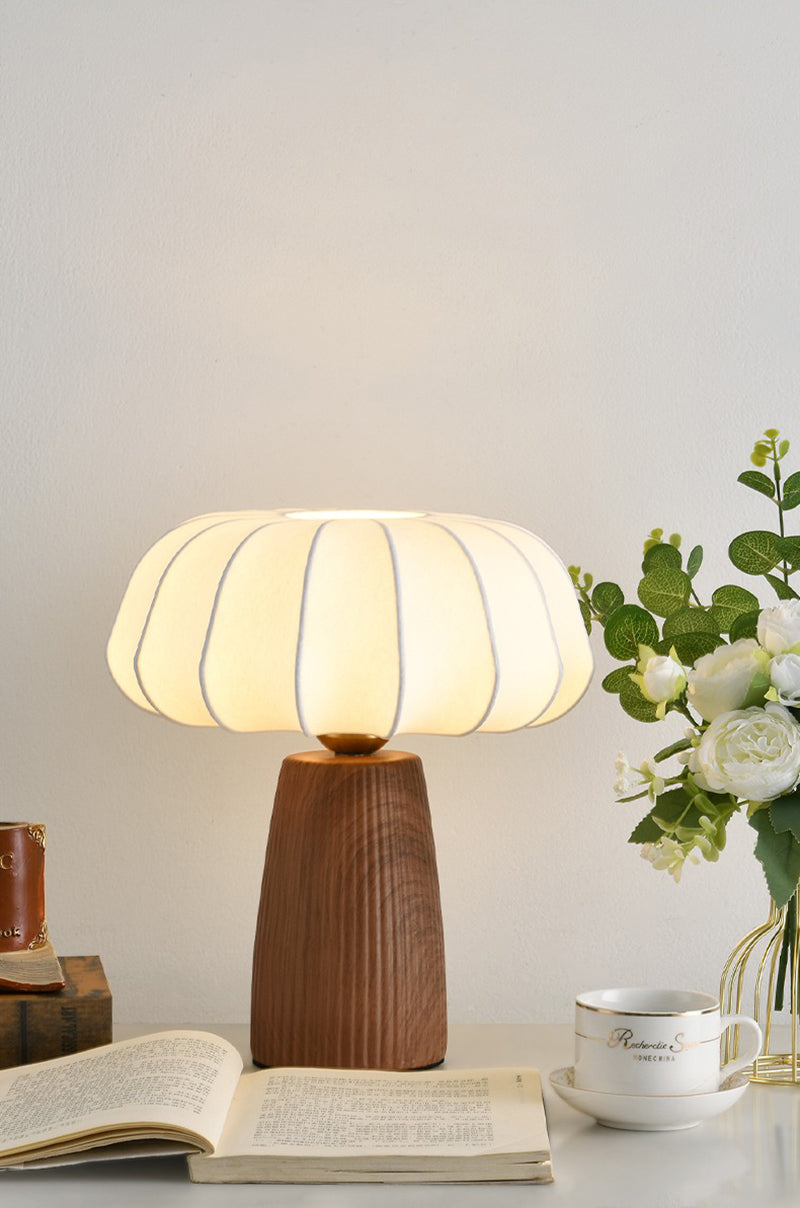 Creative pink ceramic table lamp warm bedroom bedside decoration night light