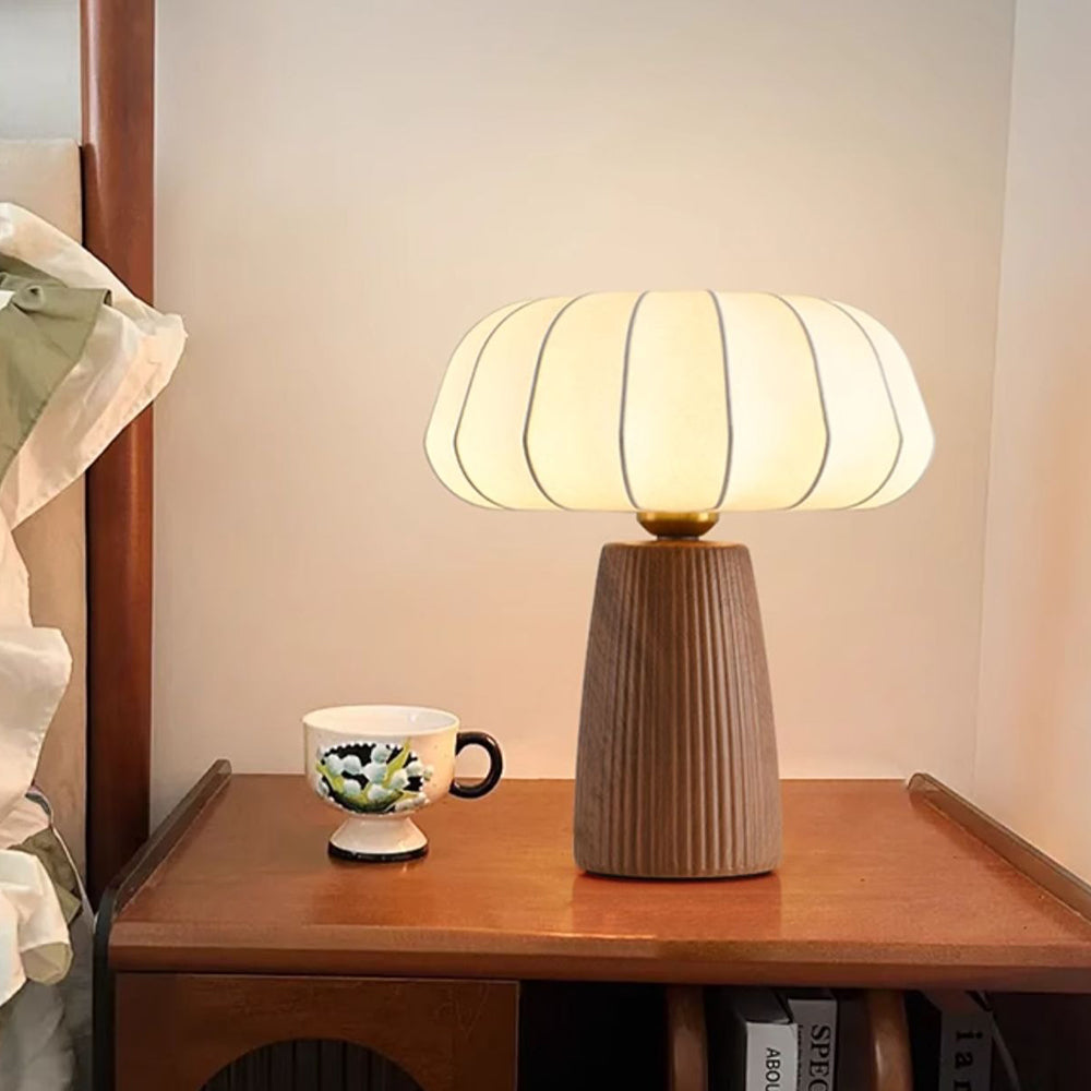 Creative pink ceramic table lamp warm bedroom bedside decoration night light