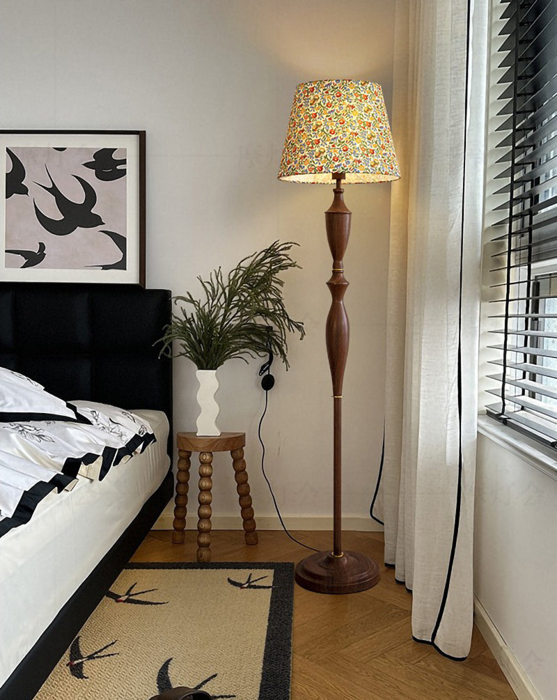 Pull cord switch vertical floor lamp French retro living room bedroom table lamp