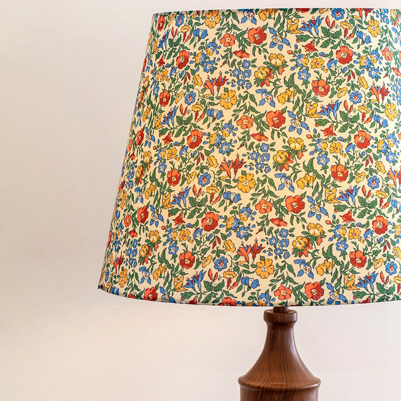 Pull cord switch vertical floor lamp French retro living room bedroom table lamp