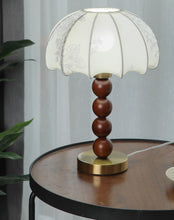 Load image into Gallery viewer, French style small table lamp retro bedside lamp
