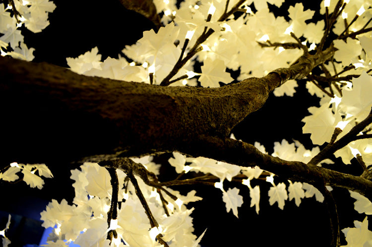 Large LED Maple Tree Display – autumn maple leaf lighting effect, for garden and landscape lighting from gtreelights.com