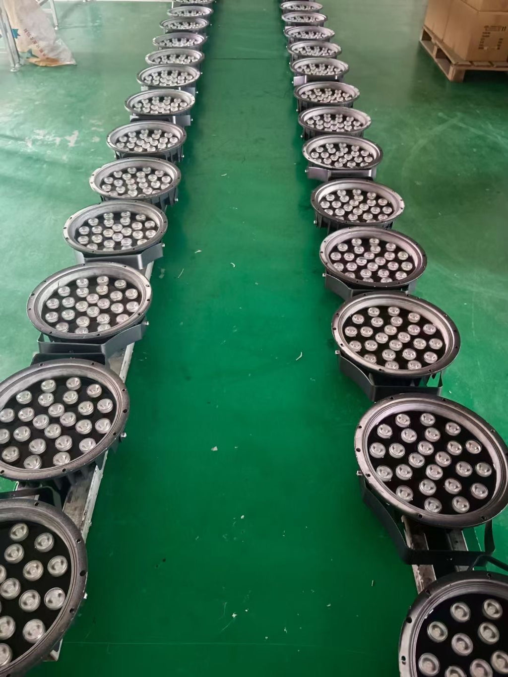 Outdoor LED Floodlights Patio Spotlight Lamp Rotatable Round Garden Landscape Light for The Lawn Hotel