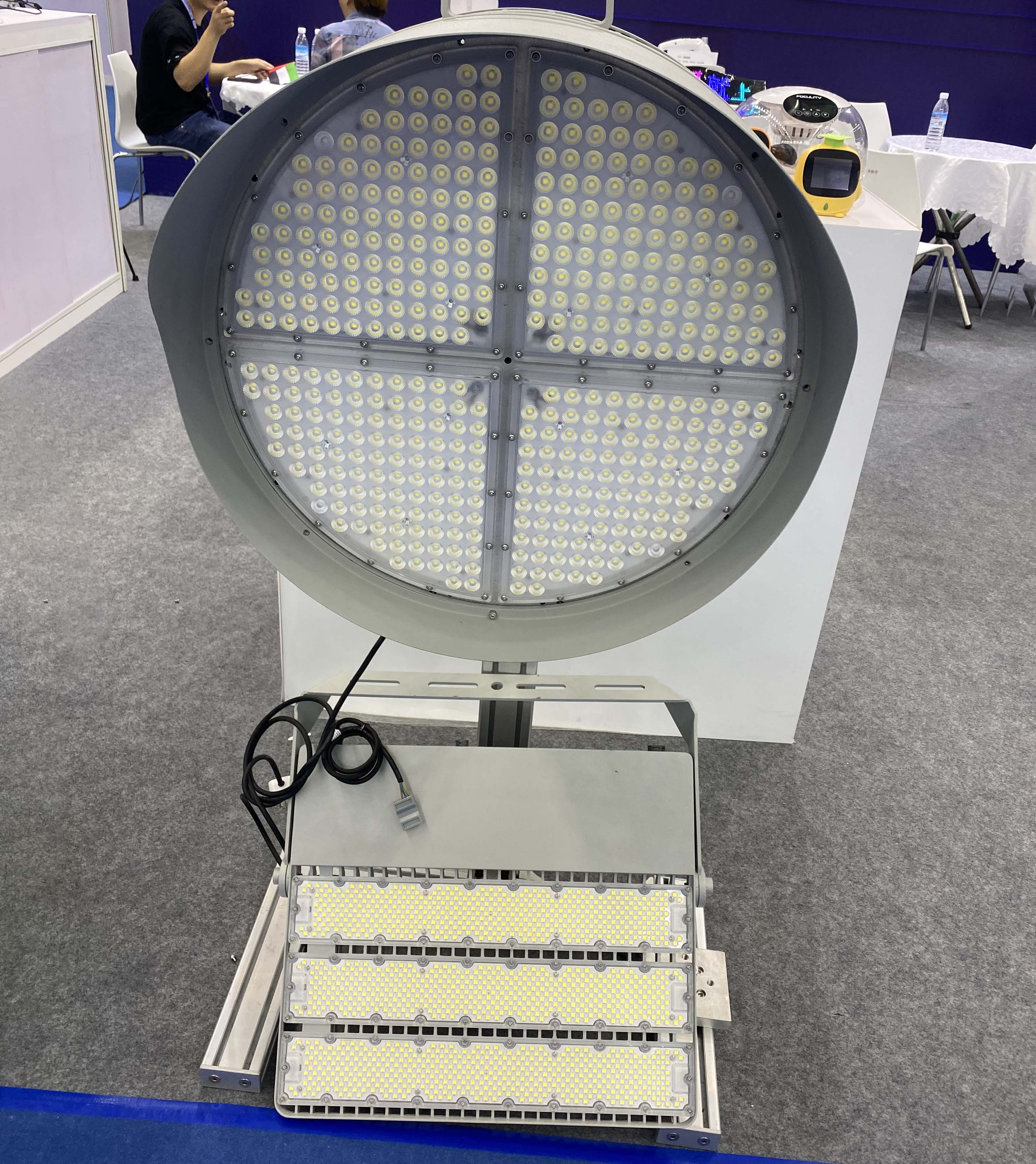 أضواء ملاعب LED بقدرة 500 وات و1000 وات 