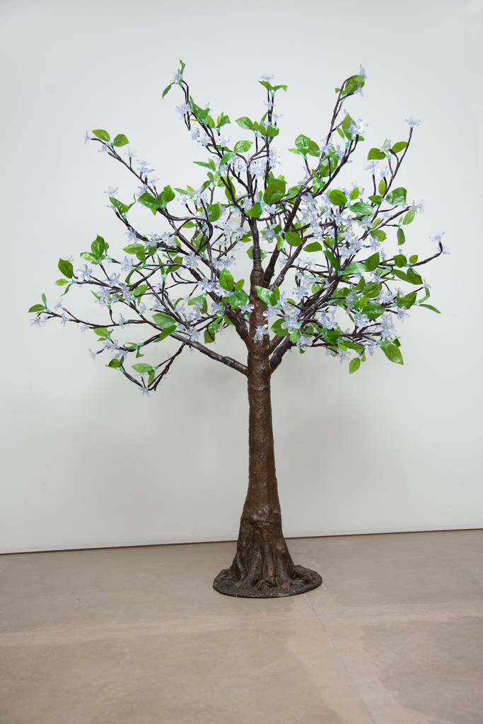 Large LED Blossom Tree Display – customizable size and color, for shopping mall decoration from gtreelights.com