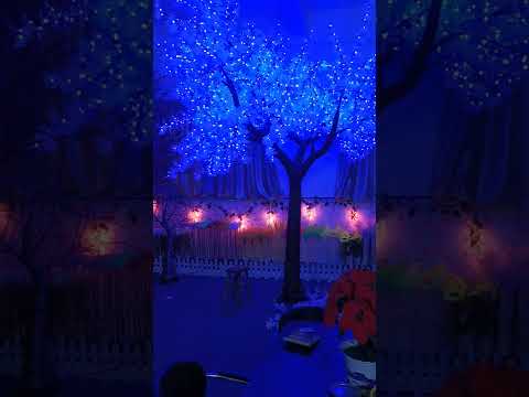 Outdoor LED Maple Tree Decoration – realistic maple leaf petals, for indoor and outdoor lighting decor from gtreelights.com